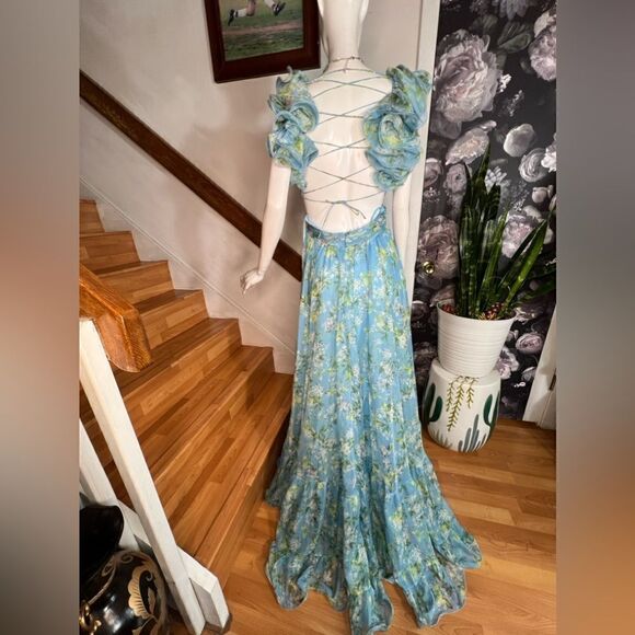 MAC DUGGAL
Women's Ruffle Tiered Floral Cut-Out Chiffon Gown / size 8 - Picture 12 of 12